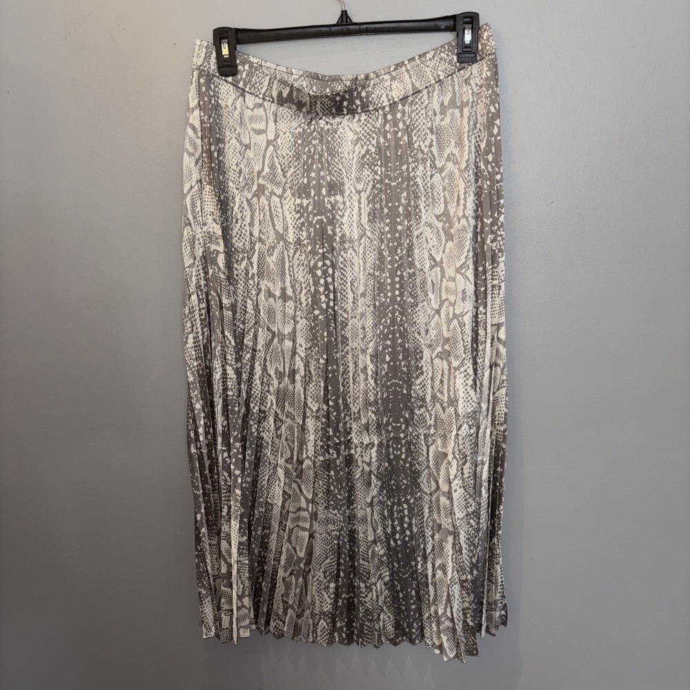Lane Bryant Grey Snakeskin Pleated Maxi Skirt Elastic Waist‎ Women's Size 14/16
